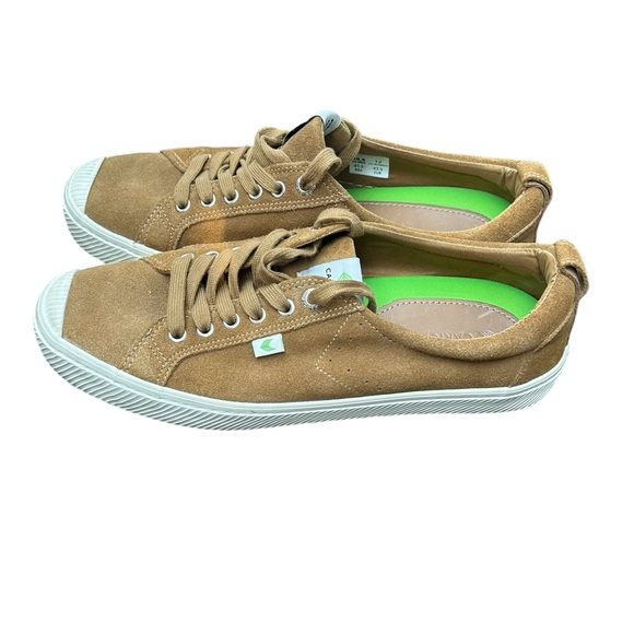 Cariuma Sneaker OCA Low Men’s Size 10.5 Women’s Size 12, Brown Suede - Picture 1 of 8